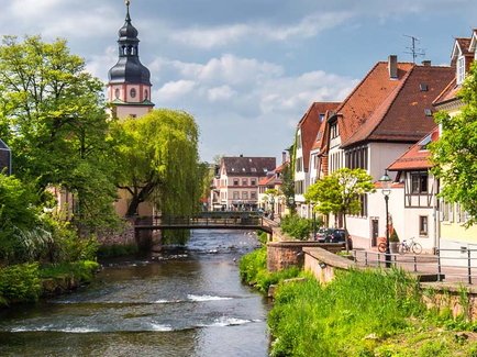Aufnahme des Ortskerns von Ettlingen, dem Hauptsitz der Erdgas Südwest GmbH