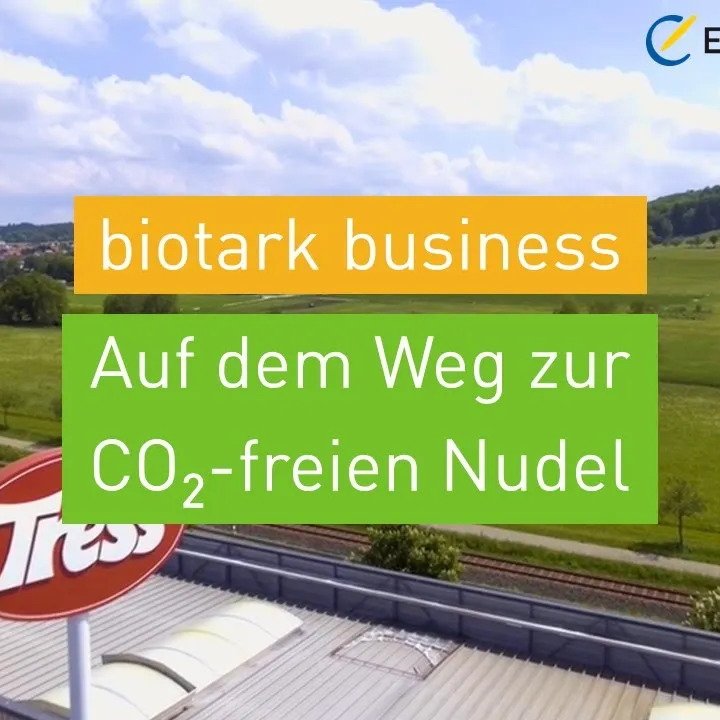 Vorschaubild: Blick auf das Tress-Werk mit Hinweis auf den Weg zur CO₂-freien Nudel.