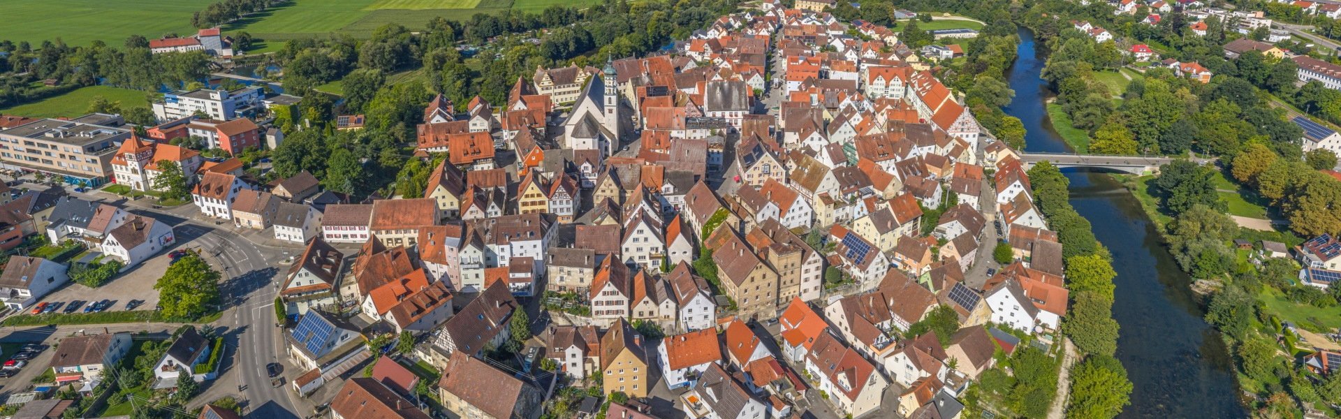 Die Stadt Munderkingen im Alb-Donau-Kreis aus der Vogelperspektive.