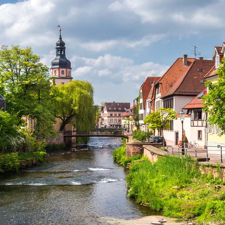 Aufnahme des Ortskerns von Ettlingen, dem Hauptsitz der Erdgas Südwest GmbH