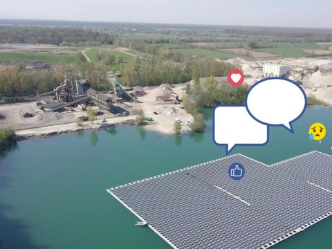 Schwimmende Photovotaikanlage auf einem Baggersee in Baden-Württemberg