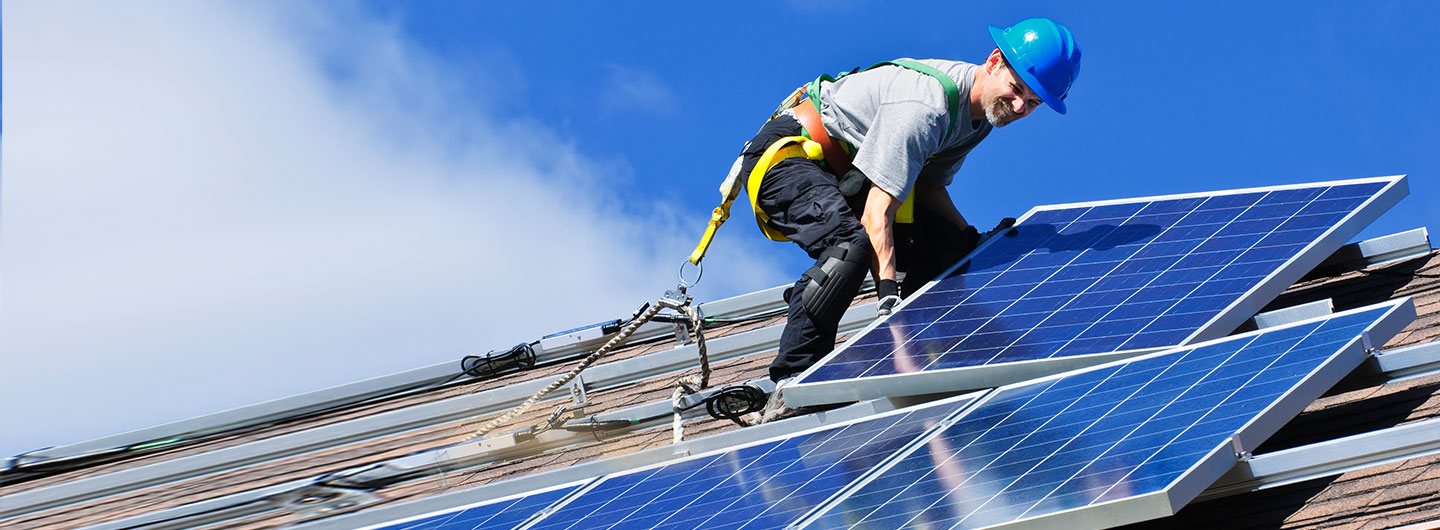 Installation PV-Anlage auf Hausdach Kosten