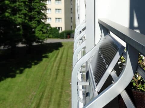 PV-Anlage an einem Balkon