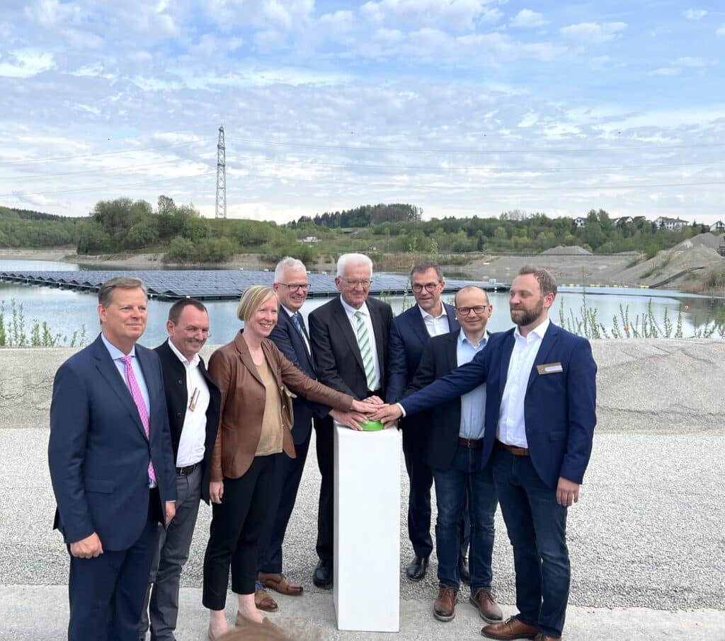 Offizielle Einweihung der schwimmende Photovoltaikanlage in Ostrach mit Ministerpräsident Kretschmann